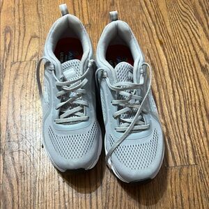 Women’s Gray Sketchers Size 10